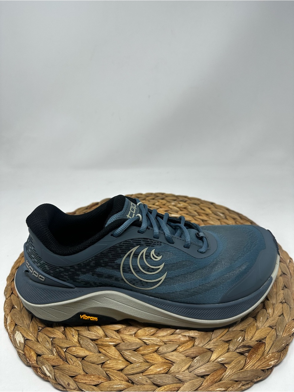 TOPO Ultraventure 4 Trail Running Shoes Stone Grey Size 9 Women's